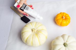 paint-the-pumpkins-diy-marbled-pumpkins
