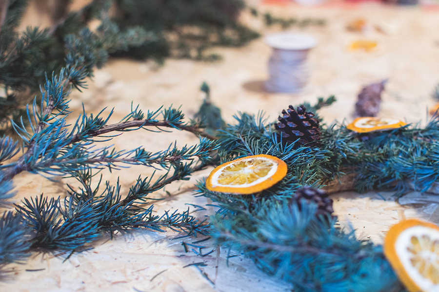 DIY Natural Christmas Wreath Process