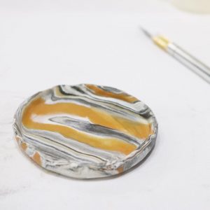 fold up the edges marbled ring disy diy