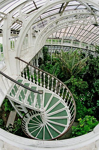 gorgeous staircase of kew greenhouse