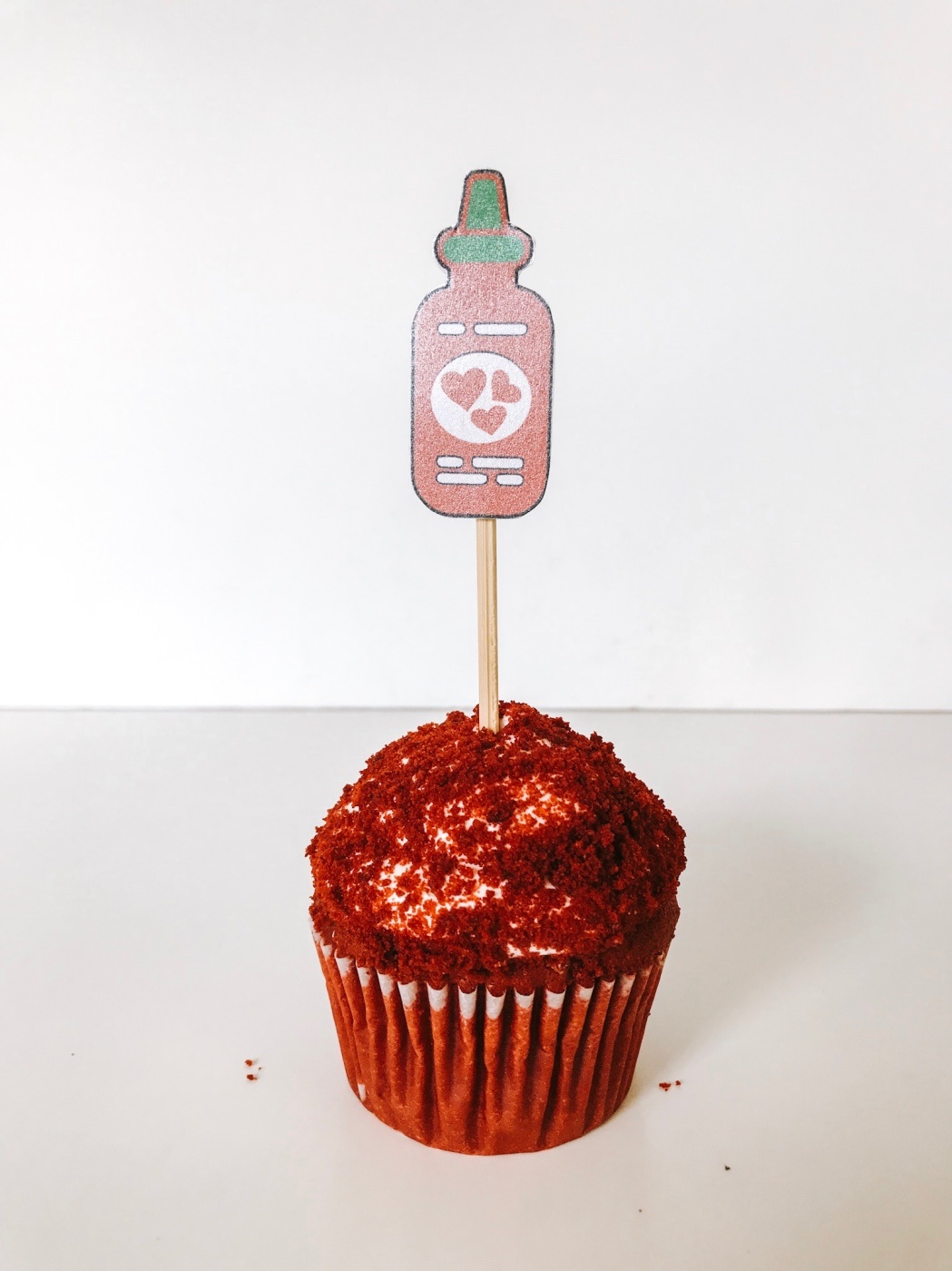 red velvet free printable cupcake toppers with hot sauce