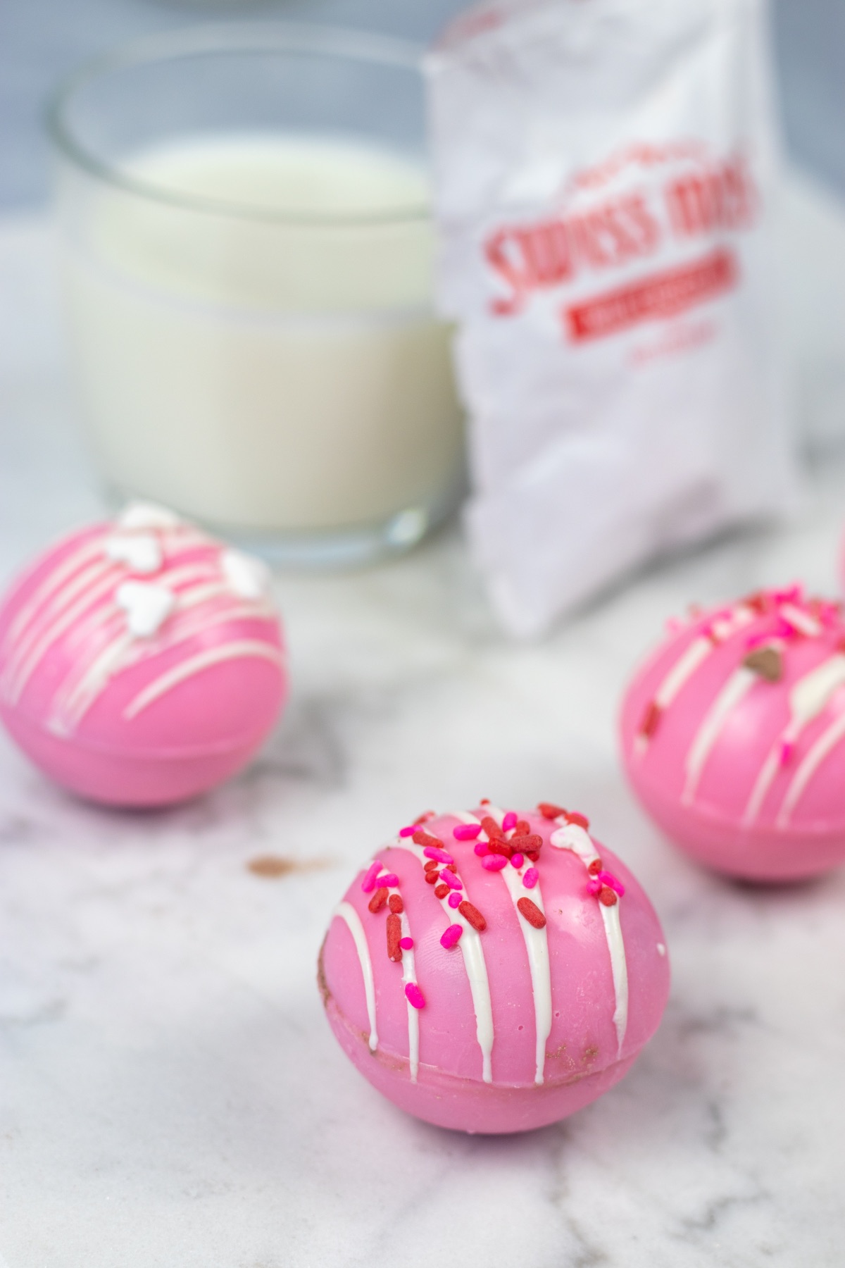 how to make pink valentine chocolate bombs
