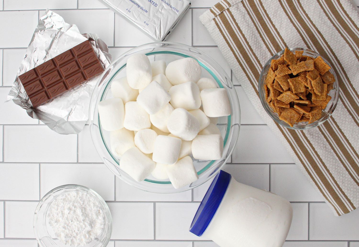 ingredients for fluffy s'mores dip