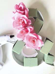 how to make a floral ampersand home decor