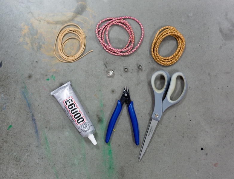 supplies-to-make-a-boho-leather-bracelet_web