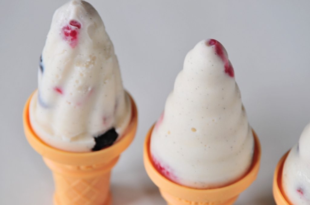 frozen yogurt popsicles recipe with berries pop shop america