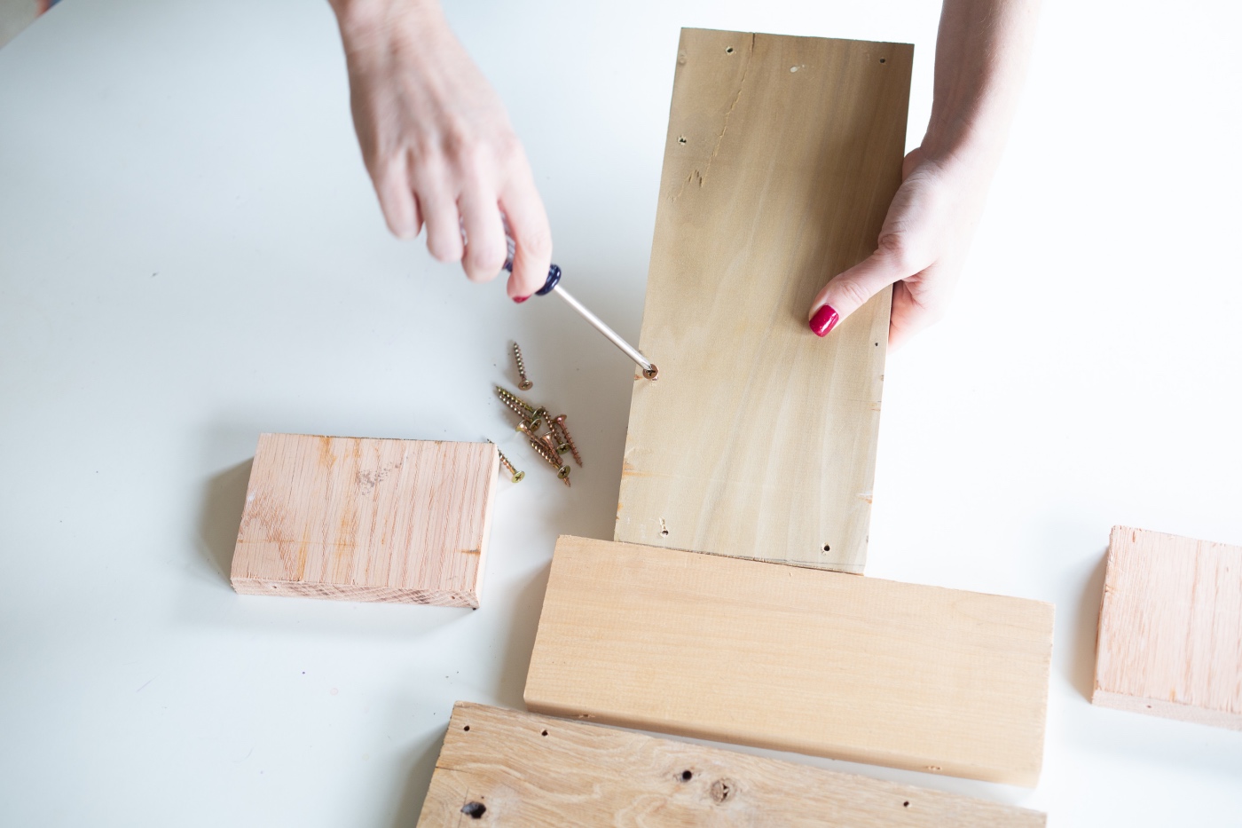 add the screws to the diy wood planter box