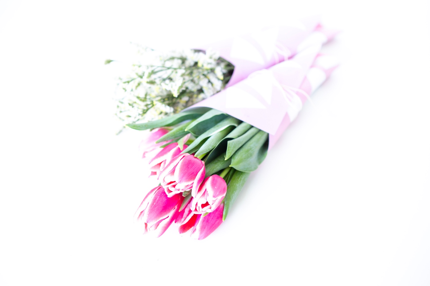 detail of finished bouquets with pink ombre paper printable gift wrap