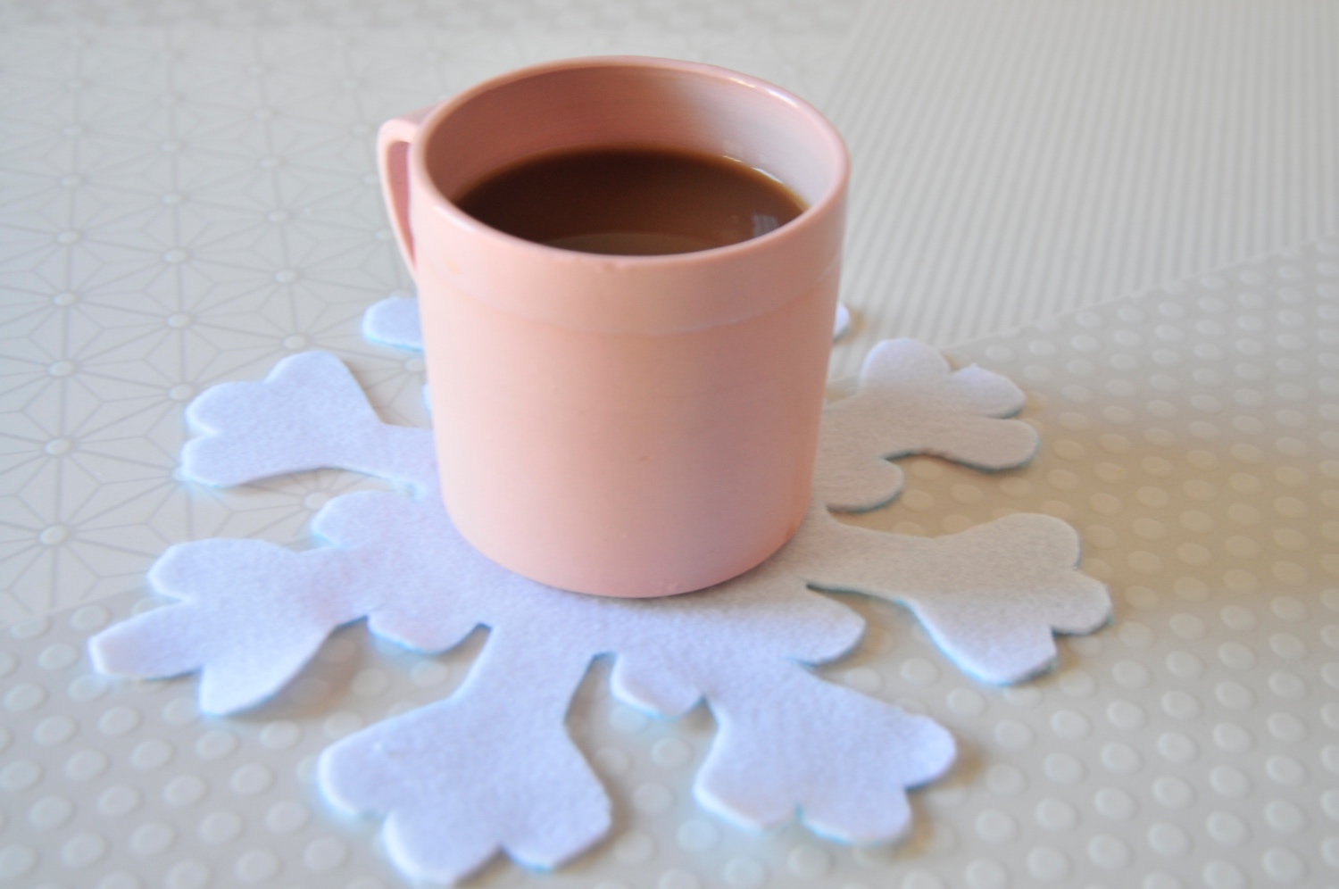 how to make a diy snowflake placemat craft tutorial