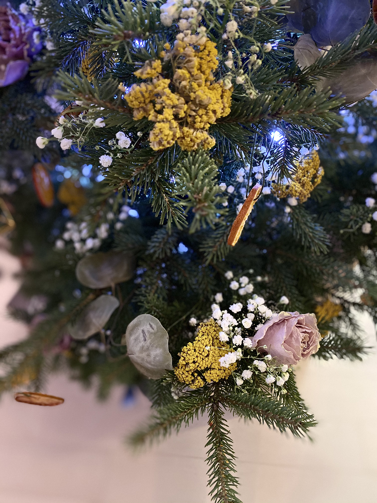 DIY Dried Flower Christmas Tree
