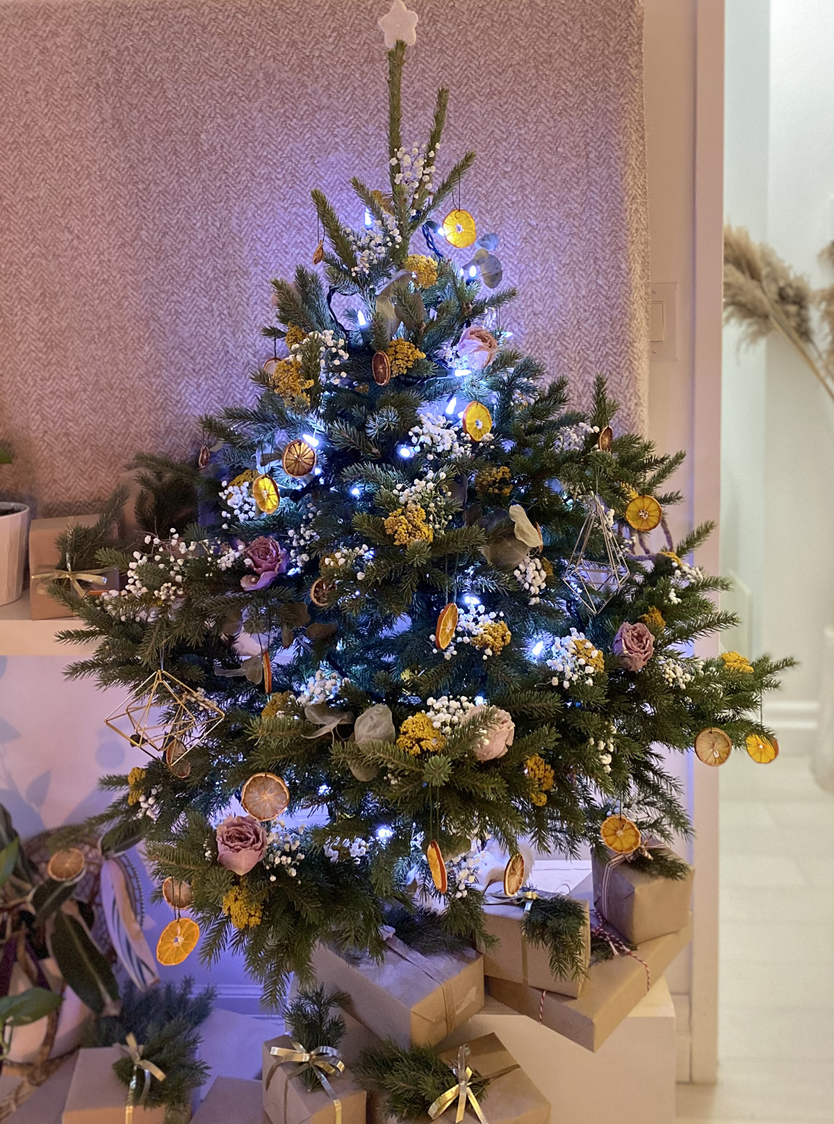 DIY Dried Flower Christmas Tree