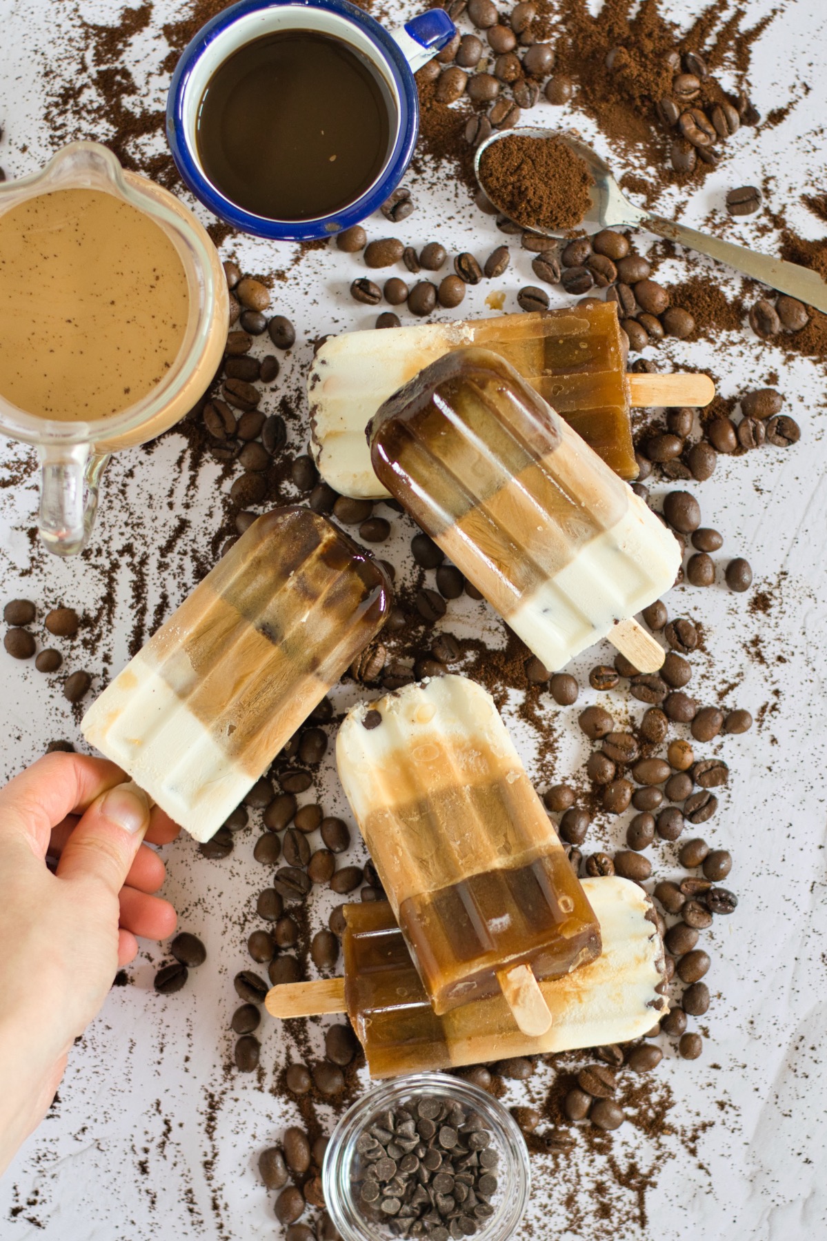recipe for layered coffee popsicles with cream and chocolate